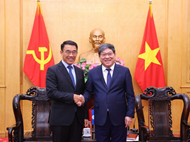 Vietnam, Laos step up cooperation in cadre training